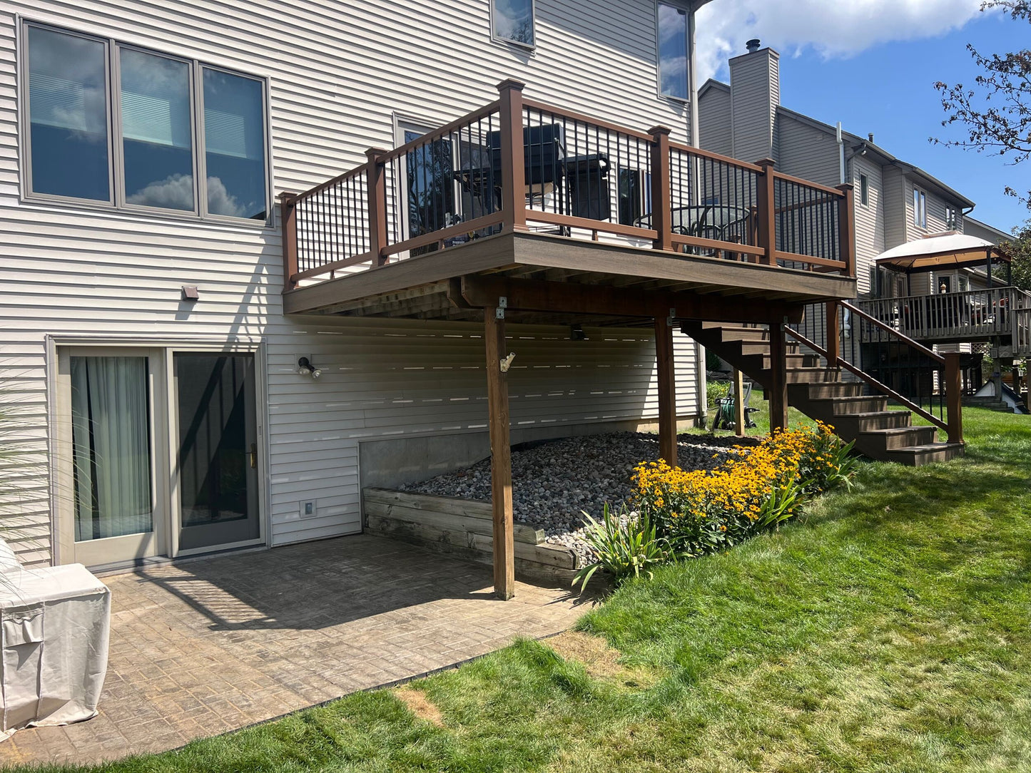 Brunette Home Improvement